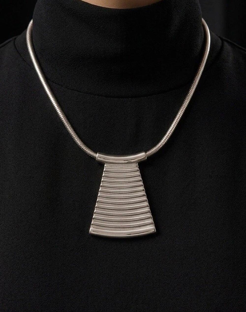 Trifari Egyptian Revival Ribbed Panel Silver Tone Necklace 20” Snake Chain VTG